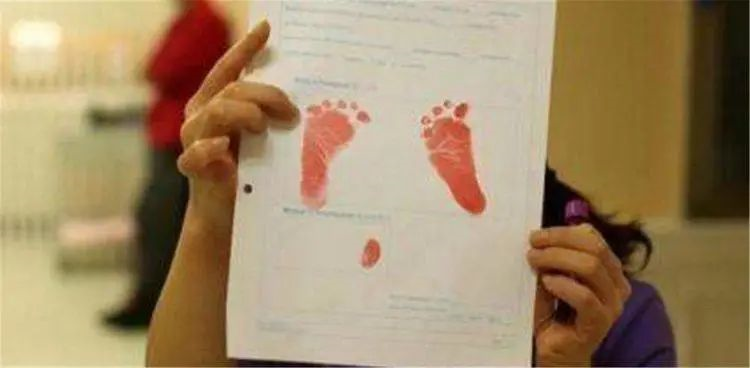 懷疑孩子非親生,夫妻偷做親子鑒定,竟是正規醫院新生兒被抱錯? 懷疑孩子非親生,夫妻偷做親子鑒定,竟是正規醫院新生兒被抱錯?