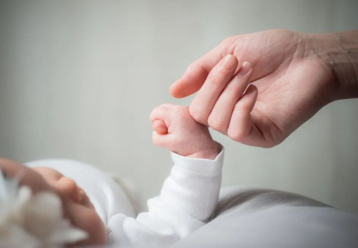 為什么這么多做親子鑒定上戶口、財(cái)產(chǎn)的事情？