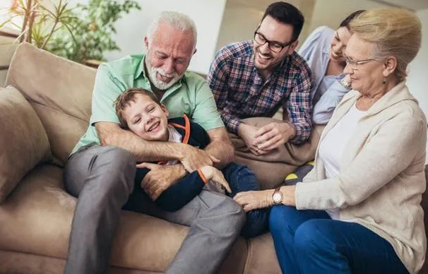 梁老伯:爺爺跟孫子可以做親緣關(guān)系鑒定嗎?多少錢? 梁老伯:爺爺跟孫子可以做親緣關(guān)系鑒定嗎?多少錢?